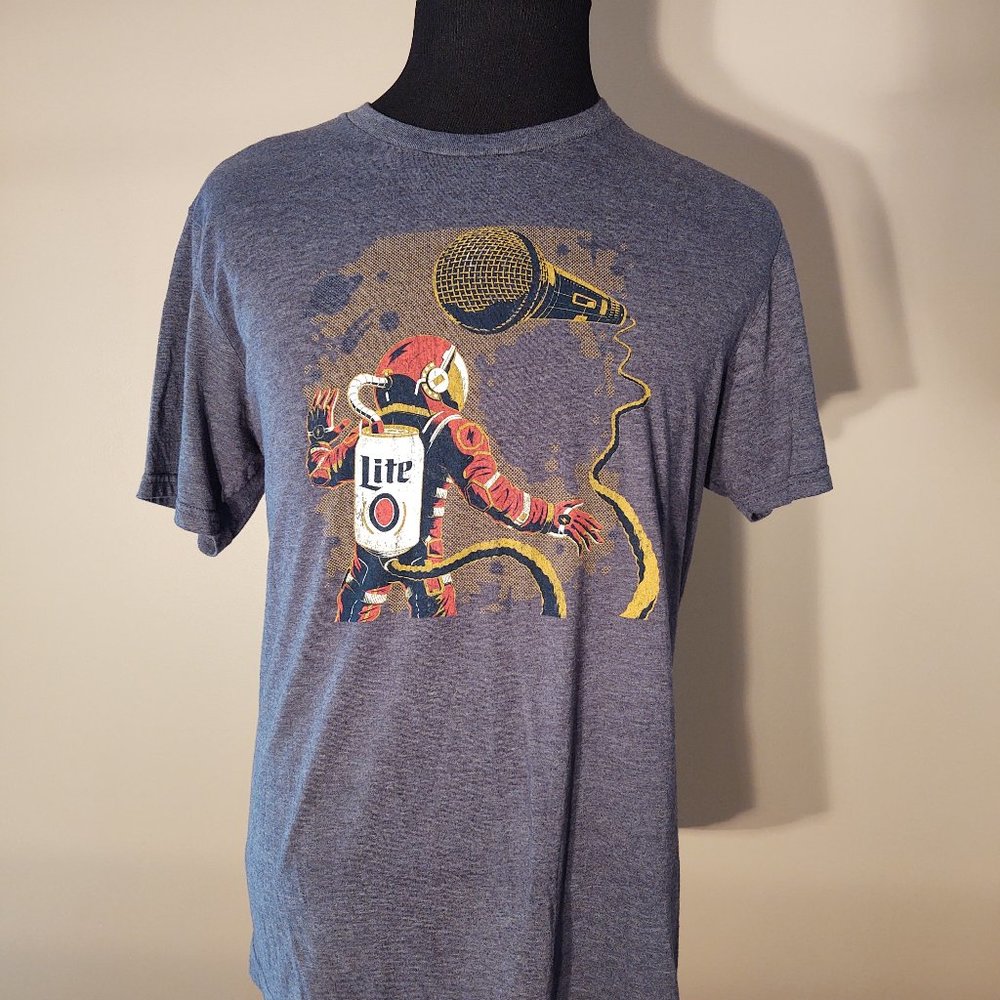 DISTRICT LITE BEER ASTRONAUT GRAPHIC SOFT ADULT T-SHIRT - SIZE LARGE